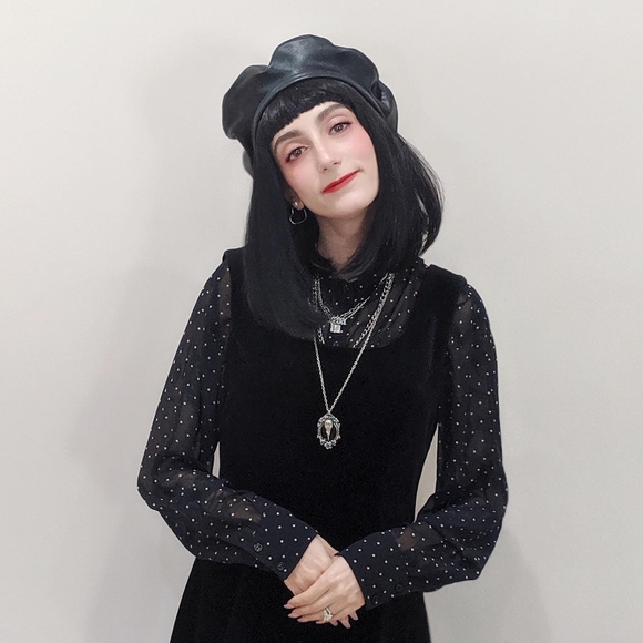 Poshmark profile picture for @sedative